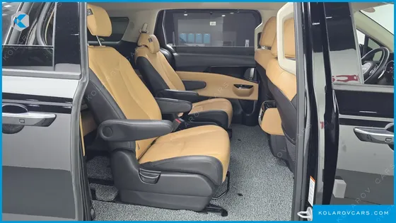 KIA CARNIVAL 9-SEATER NOBLESSE