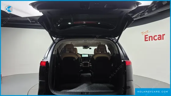 KIA CARNIVAL 9-SEATER NOBLESSE
