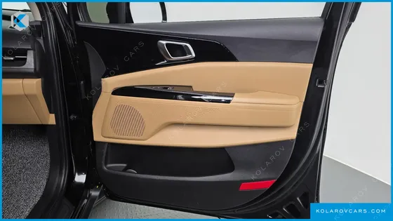 KIA CARNIVAL 9-SEATER NOBLESSE