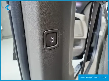 KIA CARNIVAL GASOLINE 9-SEATER HI-LIMOUSINE