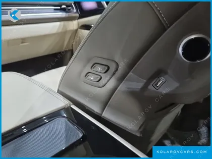 KIA CARNIVAL GASOLINE 9-SEATER HI-LIMOUSINE