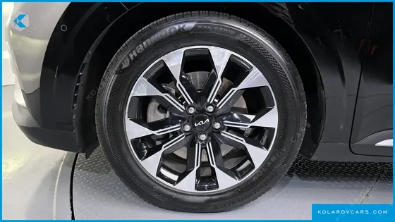 KIA CARNIVAL 7-SEATER SIGNATURE