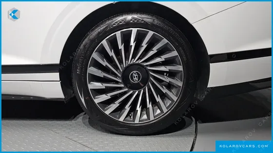 HYUNDAI GRANDEUR 2,5 GASOLINE 2WD