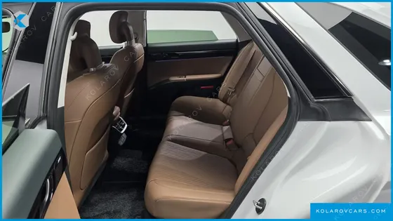 HYUNDAI GRANDEUR 2,5 GASOLINE 2WD