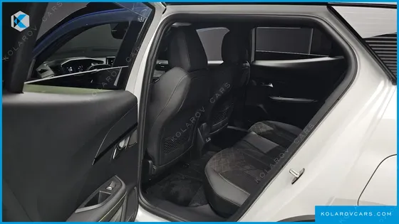 PEUGEOT 2008 EV GT