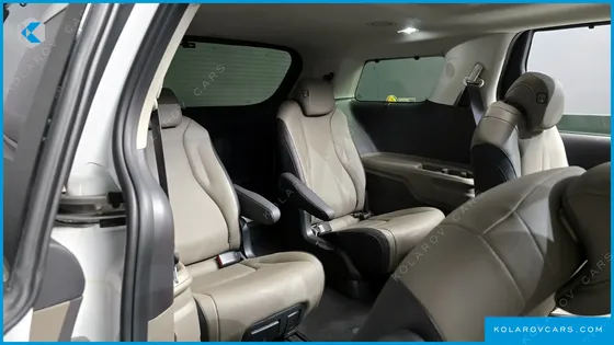 KIA CARNIVAL 9-SEATER NOBLESSE
