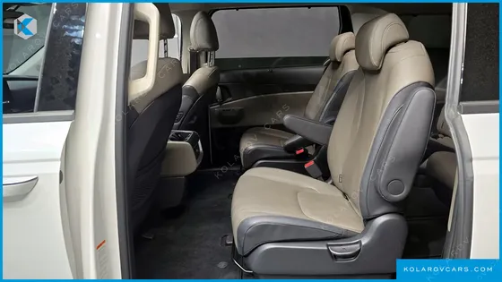 KIA CARNIVAL 9-SEATER NOBLESSE