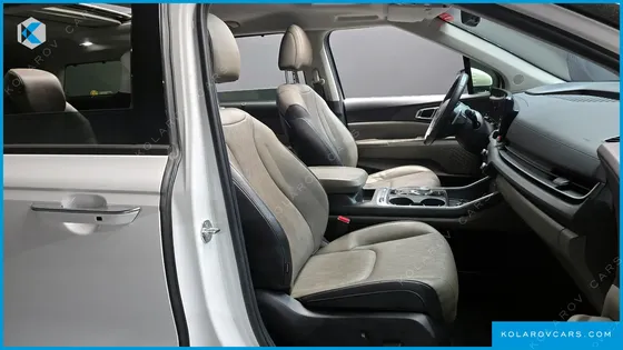 KIA CARNIVAL 9-SEATER NOBLESSE