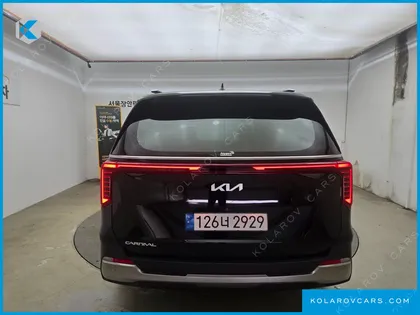 KIA CARNIVAL 9-SEATER NOBLESSE
