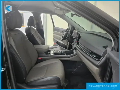 KIA CARNIVAL 9-SEATER NOBLESSE