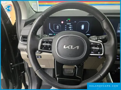 KIA CARNIVAL 9-SEATER NOBLESSE