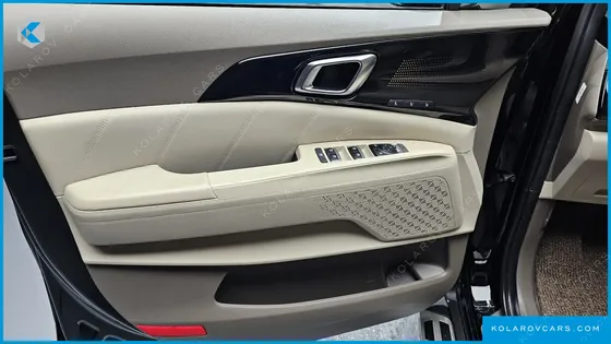 KIA CARNIVAL HEV 7SEATER SIGNATURE