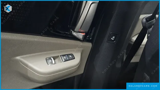 KIA CARNIVAL HEV 7SEATER SIGNATURE