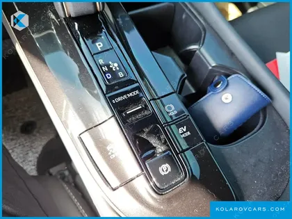 TOYOTA CROWN 2.5 4WD HYBRID