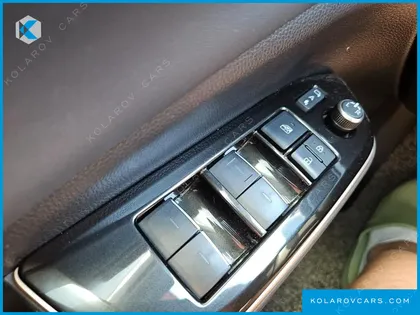 TOYOTA CROWN 2.5 4WD HYBRID