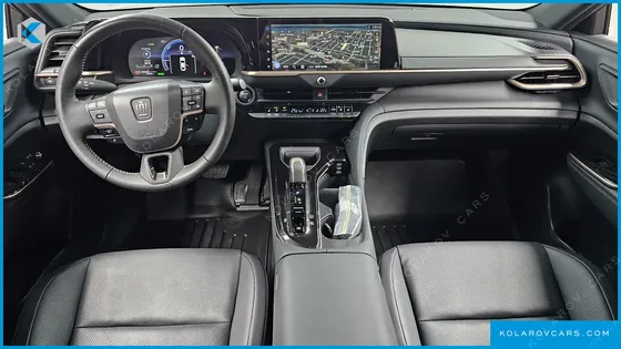 TOYOTA CROWN 2.5 4WD HYBRID