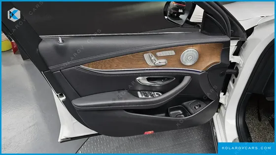 MERCEDES E-CLASS E300 EXCLUSIVE