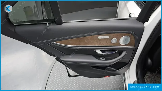 MERCEDES E-CLASS E300 EXCLUSIVE