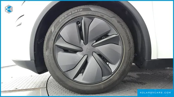 TESLA MODEL Y RWD