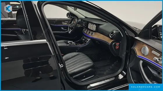 MERCEDES E-CLASS E300 4MATIC EXCLUSIVE