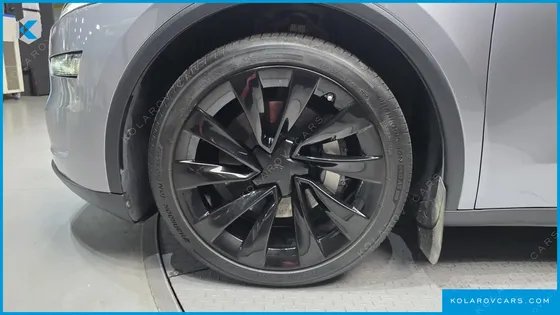 TESLA MODEL Y LONG RANGE LAUNCH EDITION AWD