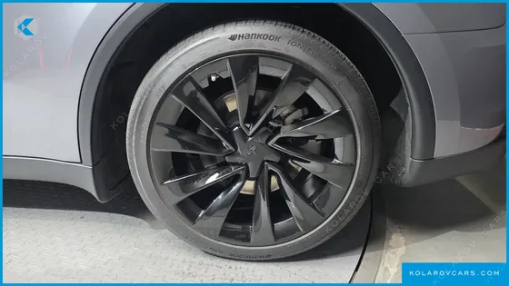 TESLA MODEL Y LONG RANGE LAUNCH EDITION AWD