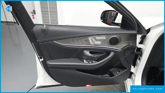MERCEDES E-CLASS E300 4MATIC AMG LINE