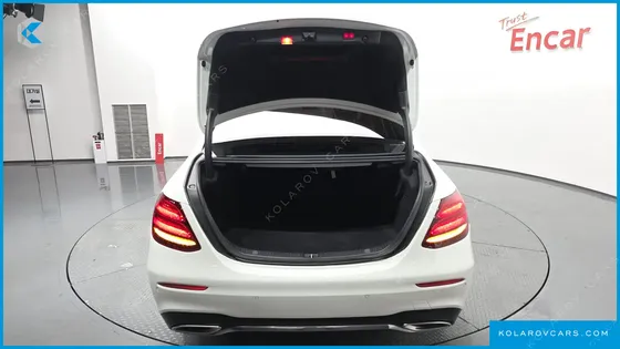 MERCEDES E-CLASS E300 4MATIC AMG LINE