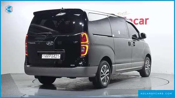 HYUNDAI STAREX 4WD URBAN 9-SEATER