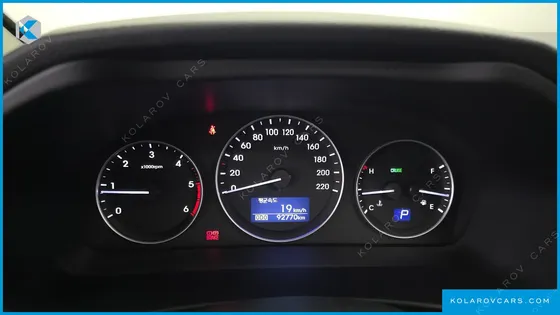 HYUNDAI STAREX 4WD URBAN 9-SEATER