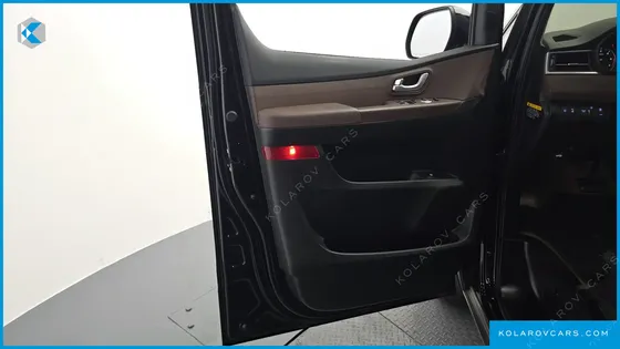 HYUNDAI STAREX 4WD URBAN 9-SEATER