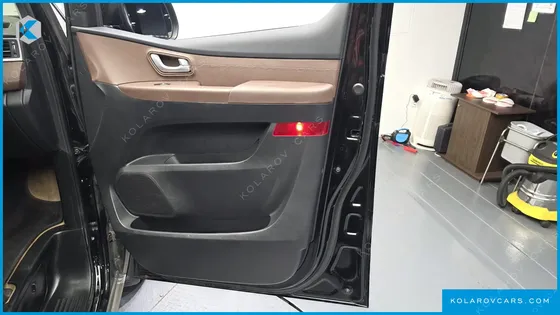 HYUNDAI STAREX 4WD URBAN 9-SEATER