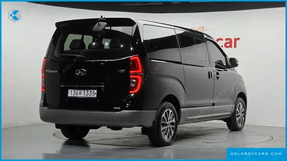 HYUNDAI STAREX 4WD URBAN 9-SEATER