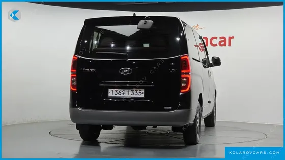 HYUNDAI STAREX 4WD URBAN 9-SEATER
