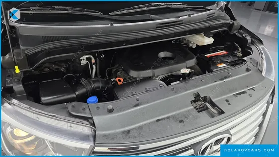 HYUNDAI STAREX 4WD URBAN 9-SEATER