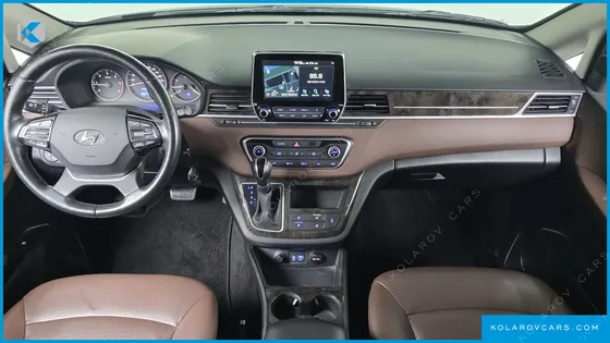 HYUNDAI STAREX 4WD URBAN 9-SEATER