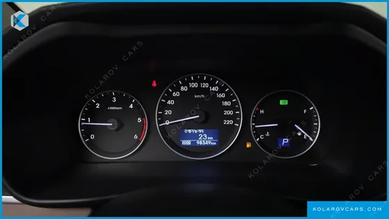 HYUNDAI STAREX 4WD URBAN 9-SEATER