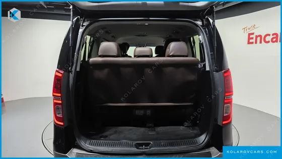 HYUNDAI STAREX 4WD URBAN 9-SEATER