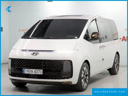 HYUNDAI STARIA 4WD LOUNGE 9-SEATER