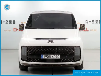 HYUNDAI STARIA 4WD LOUNGE 9-SEATER