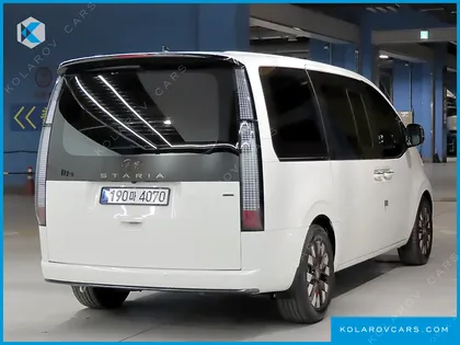 HYUNDAI STARIA 4WD LOUNGE 9-SEATER