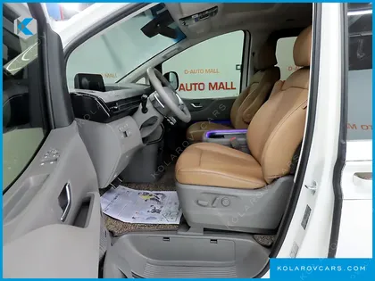 HYUNDAI STARIA 4WD LOUNGE 9-SEATER