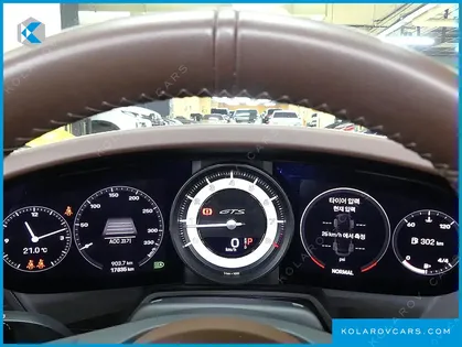 PORSCHE 911 CARRERA 4 GTS CABRIOLET