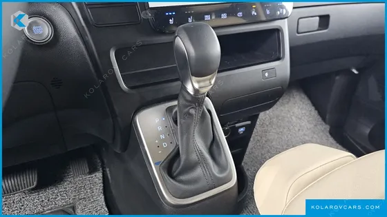 HYUNDAI STARIA HEV 1.6 CARGO 3-SEATER
