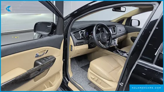 KIA CARNIVAL 9-SEATER HI-LIMOUSINE