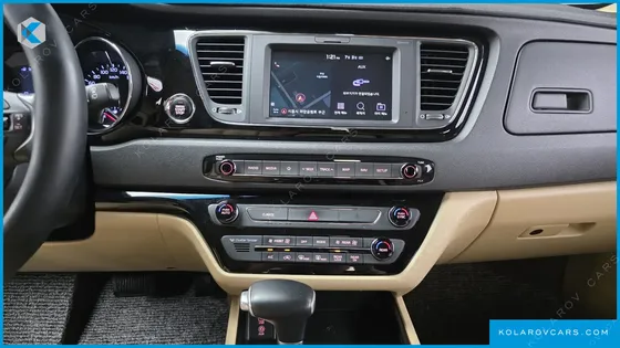 KIA CARNIVAL 9-SEATER HI-LIMOUSINE