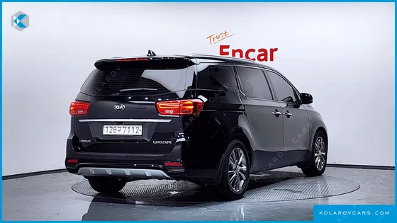 KIA CARNIVAL 7-SEATER LIMOUSINE