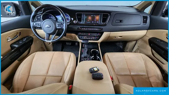 KIA CARNIVAL 7-SEATER LIMOUSINE