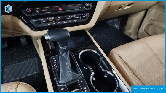 KIA CARNIVAL 7-SEATER LIMOUSINE