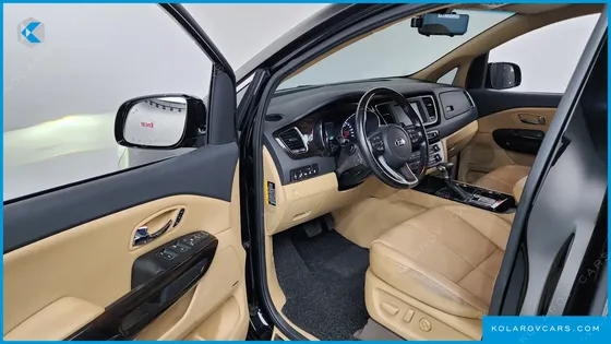 KIA CARNIVAL 7-SEATER LIMOUSINE